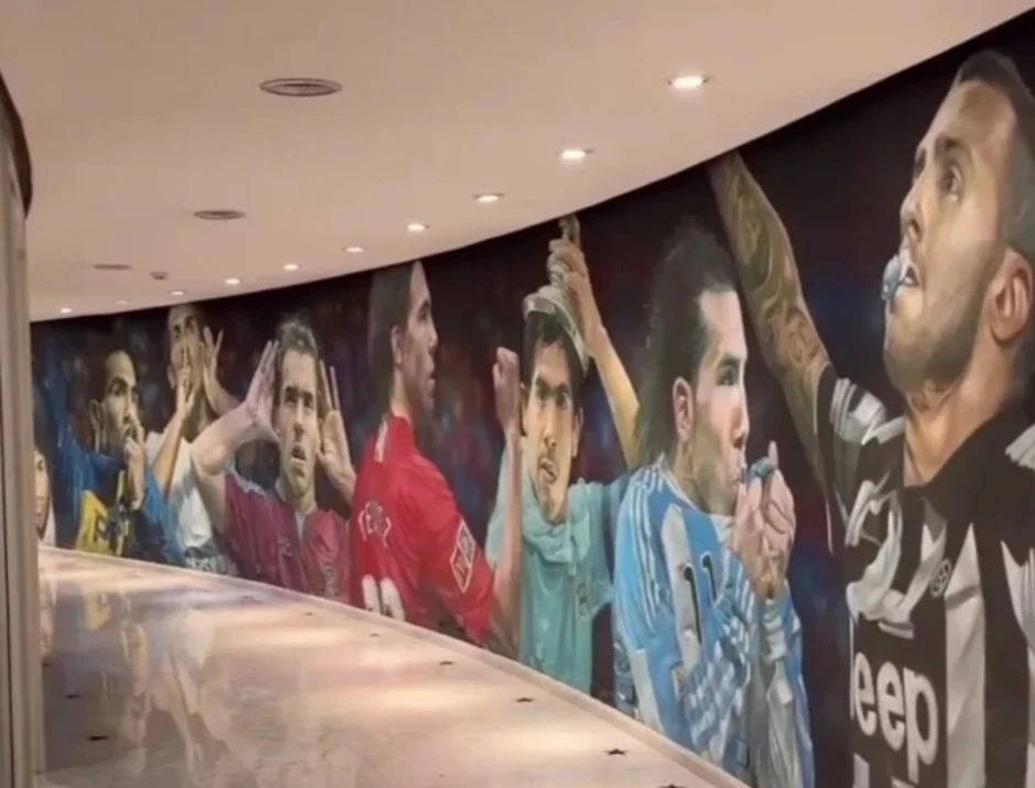 Đường hầm tái hiện sự nghiệp trong biệt thự của Carlos Tevez Đường hầm tái hiện sự nghiệp trong biệt thự của Carlos Tevez