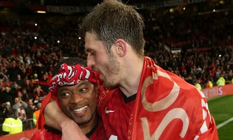 Evra chỉ trích ba huyền thoại Man Utd cố hủy hoại sự nghiệp Carrick - Báo TinVina