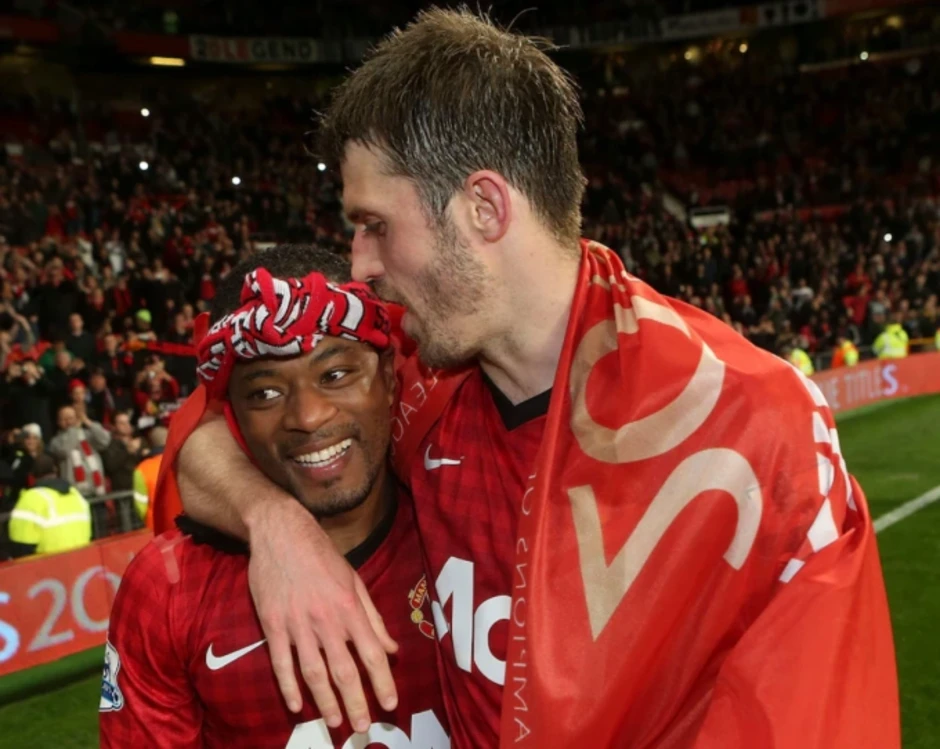 Evra chỉ trích ba huyền thoại Man Utd cố hủy hoại sự nghiệp Carrick - Báo TinVina Evra chỉ trích ba huyền thoại Man Utd cố hủy hoại sự nghiệp Carrick - Báo TinVina