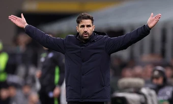 Fabregas làm nên lịch sử với Como