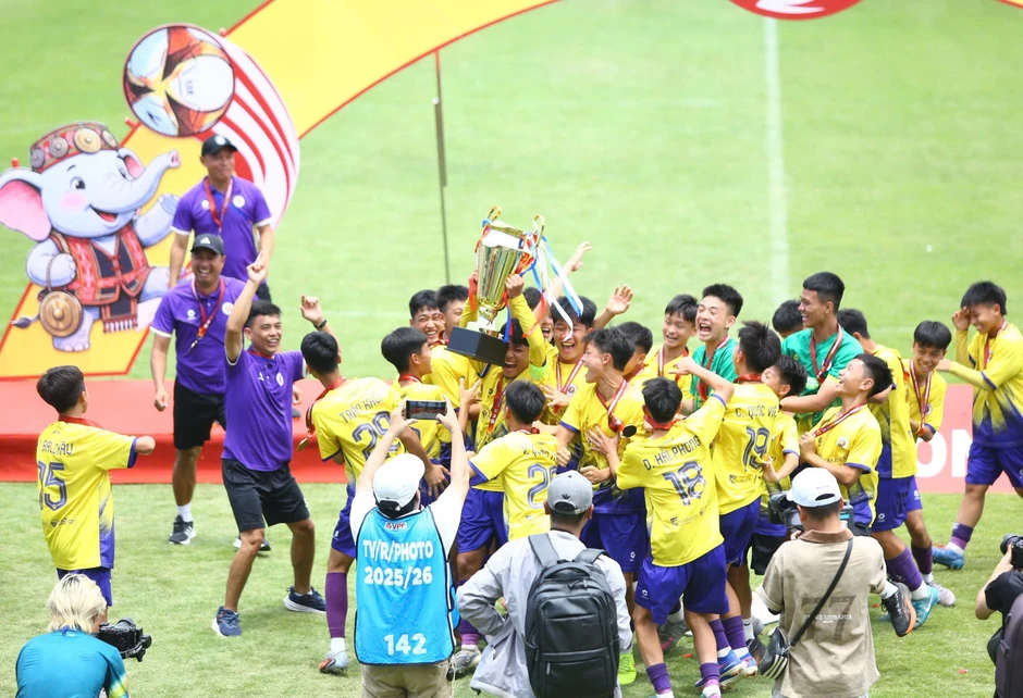 Festival Bóng đá Quốc tế U14 Gia Lai 2026: Hành trình đăng quang của U14 Hà Nội Festival Bóng đá Quốc tế U14 Gia Lai 2026: Hành trình đăng quang của U14 Hà Nội