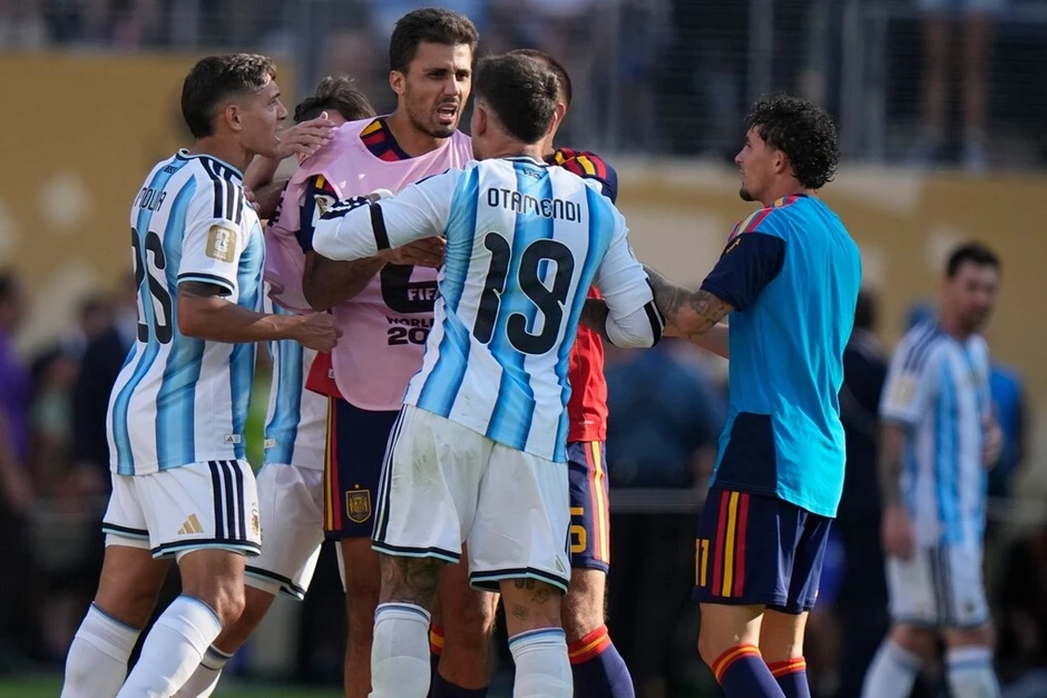 FIFA điều tra Argentina vụ ẩu đả ở chung kết World Cup 2026 - Báo TinVina FIFA điều tra Argentina vụ ẩu đả ở chung kết World Cup 2026 - Báo TinVina