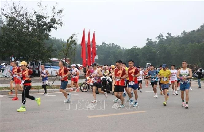 Giải bán marathon 'Côn Sơn, Kiếp Bạc - Hành trình di sản thế giới' Giải bán marathon 'Côn Sơn, Kiếp Bạc - Hành trình di sản thế giới'