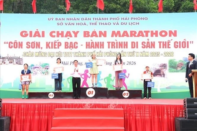 Giải bán marathon 'Côn Sơn, Kiếp Bạc - Hành trình di sản thế giới' Giải bán marathon 'Côn Sơn, Kiếp Bạc - Hành trình di sản thế giới'