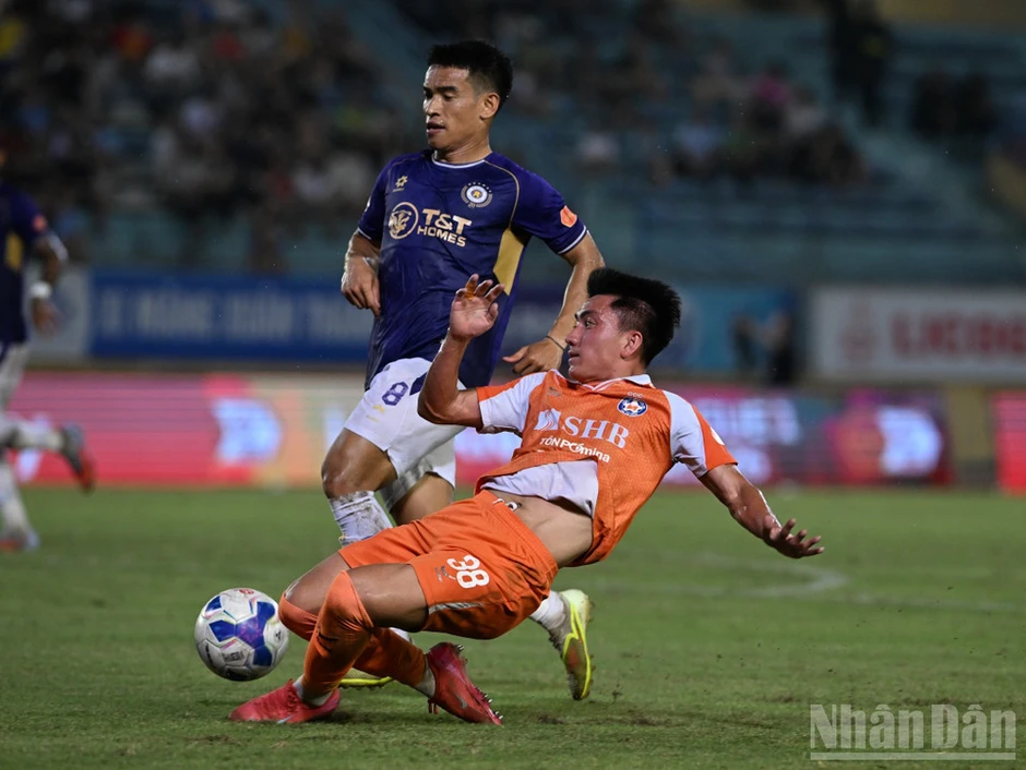 Giành chiến thắng 2-1 trước Đà Nẵng, Hà Nội vươn lên vị trí thứ ba Giành chiến thắng 2-1 trước Đà Nẵng, Hà Nội vươn lên vị trí thứ ba