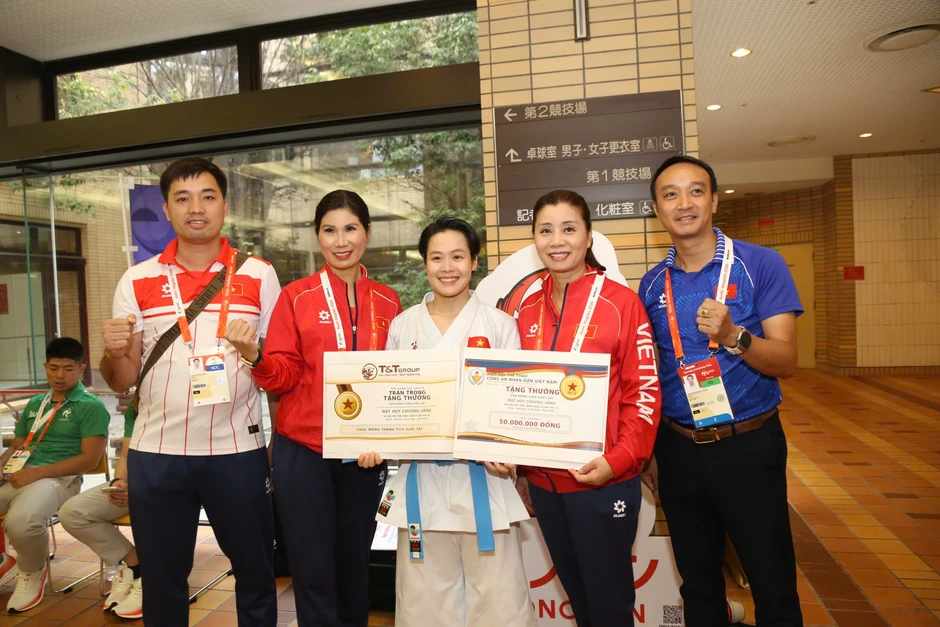 Giành HCV Asiad 20, nữ võ sĩ karate Việt Nam nói lời xúc động Giành HCV Asiad 20, nữ võ sĩ karate Việt Nam nói lời xúc động
