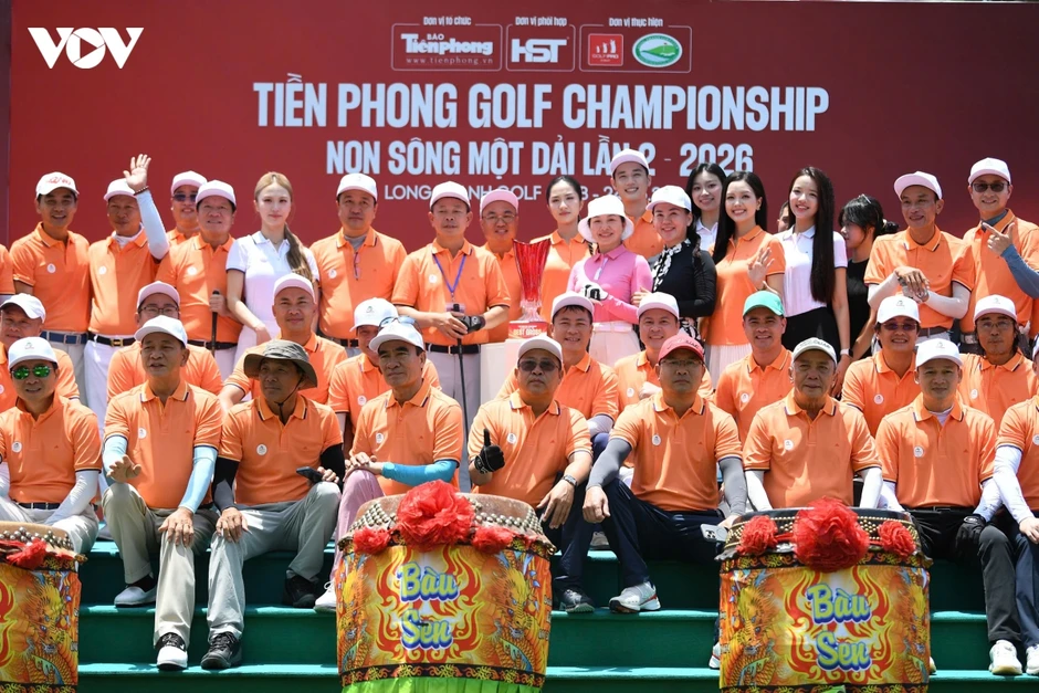Golfer Lưu Ngọc Sáng vô địch Tiền Phong Golf Championship - Non sông một dải lần 2 Golfer Lưu Ngọc Sáng vô địch Tiền Phong Golf Championship - Non sông một dải lần 2