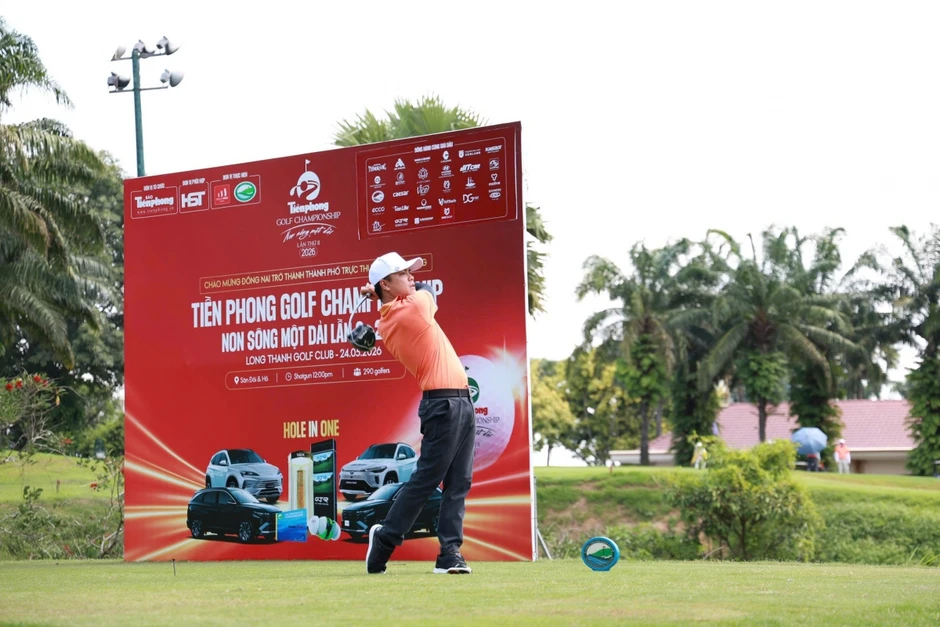 Golfer Lưu Ngọc Sáng vô địch Tiền Phong Golf Championship - Non sông một dải lần 2 Golfer Lưu Ngọc Sáng vô địch Tiền Phong Golf Championship - Non sông một dải lần 2