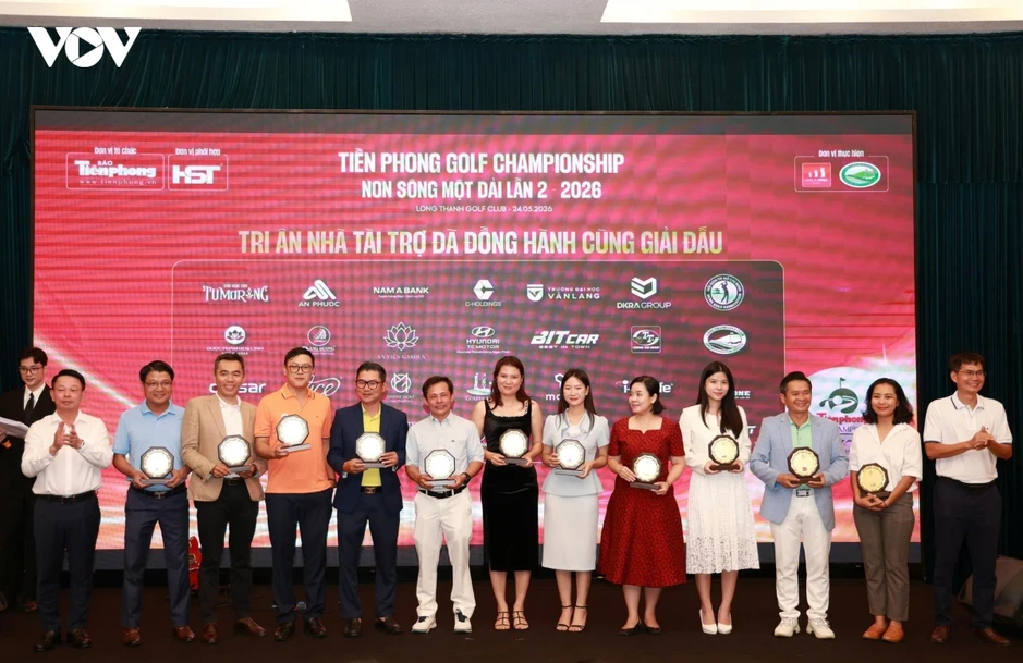 Golfer Lưu Ngọc Sáng vô địch Tiền Phong Golf Championship - Non sông một dải lần 2 Golfer Lưu Ngọc Sáng vô địch Tiền Phong Golf Championship - Non sông một dải lần 2