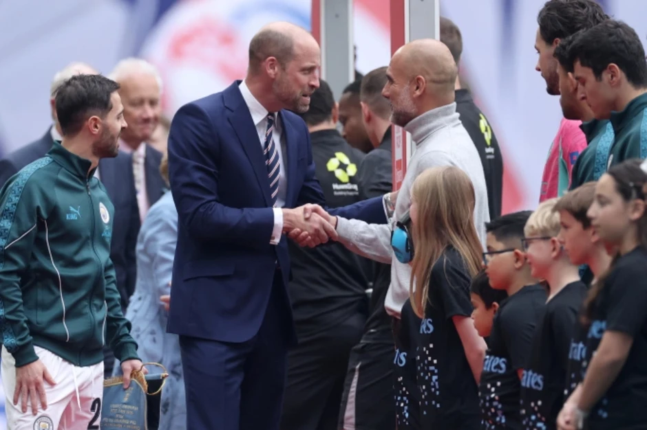 Guardiola không muốn được dựng tượng ở Man City - Báo TinVina