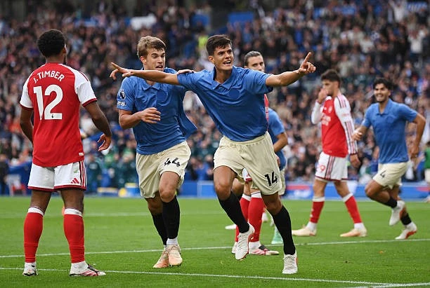 Hạ Arsenal 3-0, Brighton có chiến thắng đậm nhất trong lịch sử đối đầu Hạ Arsenal 3-0, Brighton có chiến thắng đậm nhất trong lịch sử đối đầu