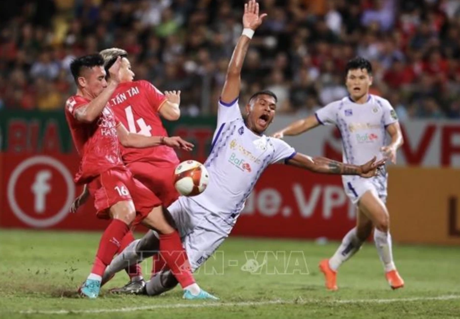 Hà Nội FC - Công an Hà Nội: Khúc cua quyết định cuộc đua vô địch Hà Nội FC - Công an Hà Nội: Khúc cua quyết định cuộc đua vô địch
