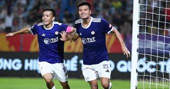 Hà Nội FC thắng trận derby Thủ đô, Công an Hà Nội mất ngôi đầu V.League