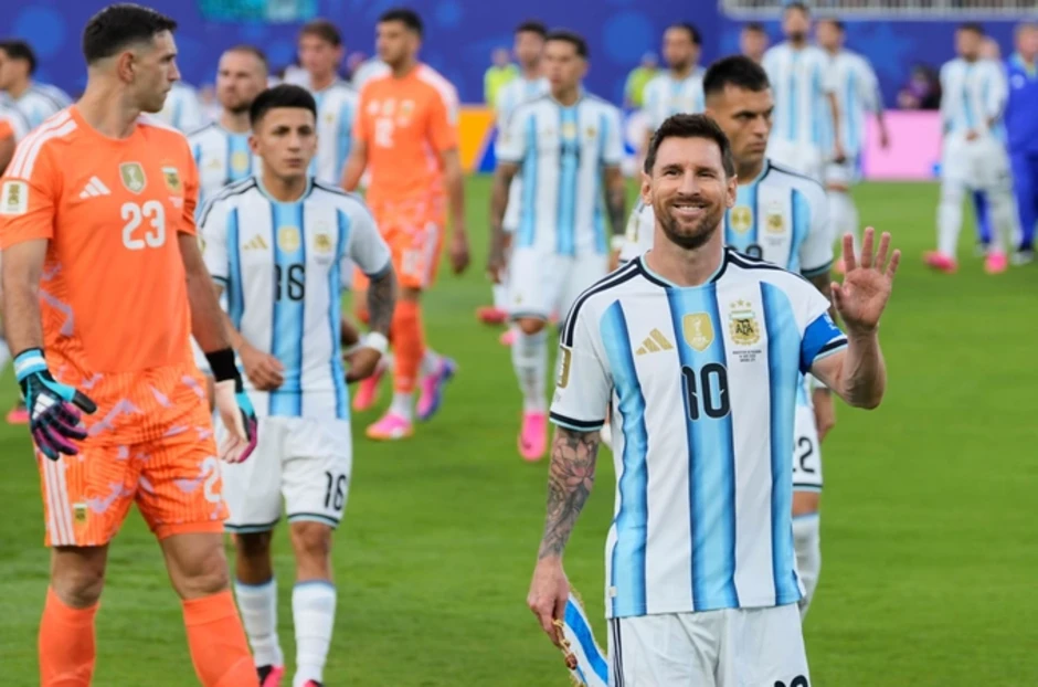 Haaland gọi Messi là 'gã điên' sau hat-trick ở World Cup - Báo TinVina Haaland gọi Messi là 'gã điên' sau hat-trick ở World Cup - Báo TinVina