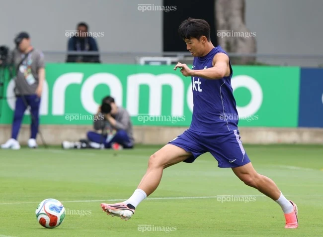 Hàn Quốc dễ bị loại vì quyết định khó tin với đội trưởng Son Heung-min Hàn Quốc dễ bị loại vì quyết định khó tin với đội trưởng Son Heung-min
