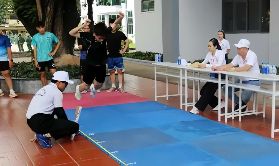 Hàng ngàn thí sinh tham gia kỳ thi tuyển sinh vào Trường Đại học Thể dục thể thao TP.HCM Hàng ngàn thí sinh tham gia kỳ thi tuyển sinh vào Trường Đại học Thể dục thể thao TP.HCM