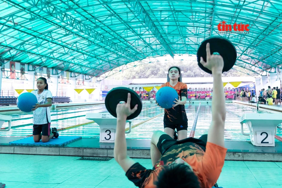 Hành trình vươn xa của kình ngư trẻ Việt Nam Hành trình vươn xa của kình ngư trẻ Việt Nam