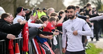 Hé lộ tương lai của Bruno Fernandes ở MU nhờ giọng địa phương của đứa trẻ
