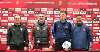 HLV Đinh Hồng Vinh: “U23 Việt Nam hướng tới xây dựng lực lượng cho tương lai”