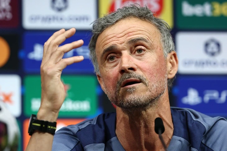 HLV Enrique ám chỉ PSG ở cửa trên so với Arsenal tại chung kết Champions League