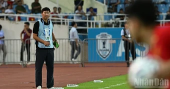HLV Kim Sang Sik: Đình Bắc đã vượt qua áp lực và có màn trình diễn xuất sắc