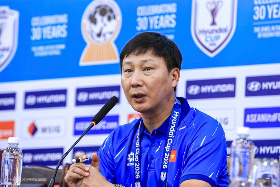 HLV Kim Sang-sik: 'Việt Nam sẽ cho Singapore thấy sức mạnh của nhà vô địch' - Báo TinVina HLV Kim Sang-sik: 'Việt Nam sẽ cho Singapore thấy sức mạnh của nhà vô địch' - Báo TinVina