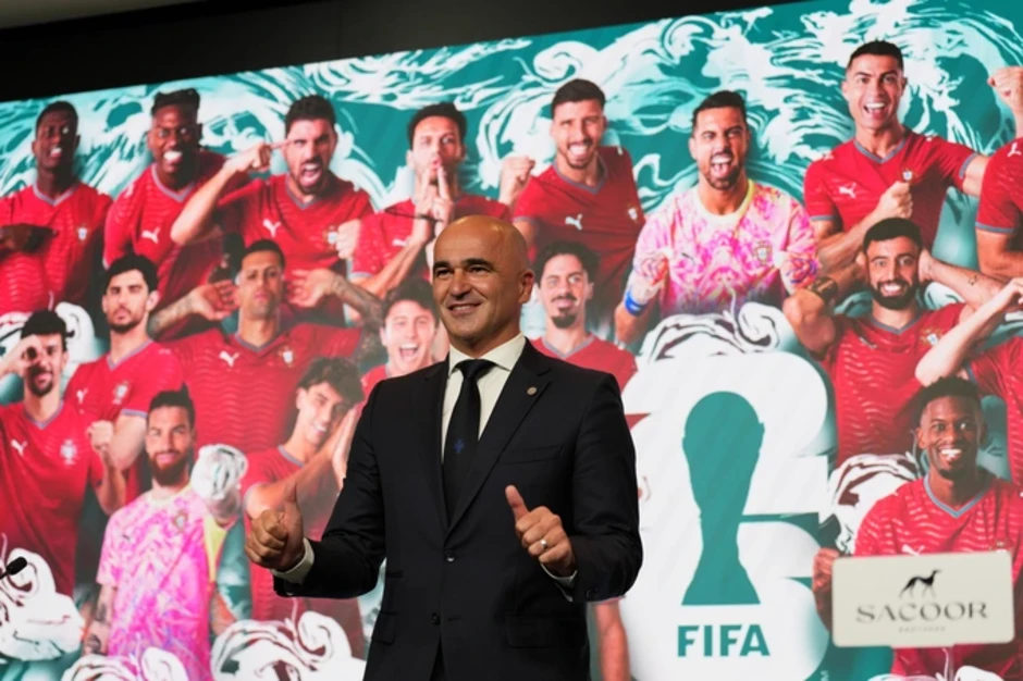 HLV Martinez chia tay tuyển Bồ Đào Nha sau World Cup 2026 - Báo TinVina