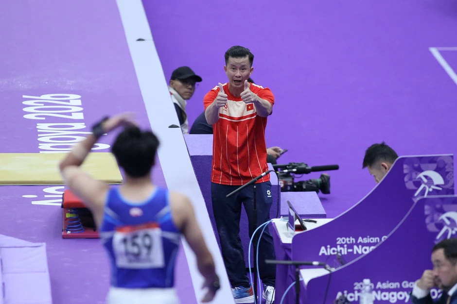 HLV Trương Minh Sang mạo hiểm khiếu nại, Hải Khang vào chung kết nhảy chống Asiad 20 HLV Trương Minh Sang mạo hiểm khiếu nại, Hải Khang vào chung kết nhảy chống Asiad 20
