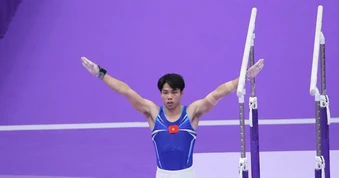 HLV Trương Minh Sang mạo hiểm khiếu nại, Hải Khang vào chung kết nhảy chống Asiad 20