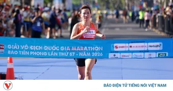 Hoàng Nguyên Thanh và Nguyễn Thị Oanh vô địch ở Tiền Phong Marathon 2026