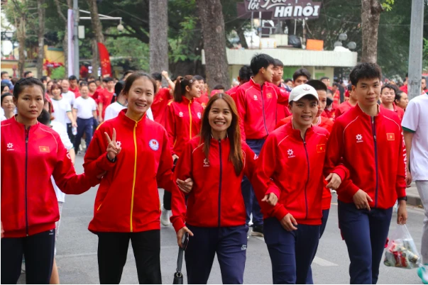 Hơn 1,3 triệu người trên cả nước tham gia Ngày chạy Olympic 2026, Vì sức khỏe toàn dân, Vì an ninh Tổ quốc Hơn 1,3 triệu người trên cả nước tham gia Ngày chạy Olympic 2026, Vì sức khỏe toàn dân, Vì an ninh Tổ quốc