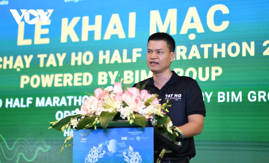 Hơn 10.000 vận động viên tranh tài ở Tay Ho Half Marathon 2026