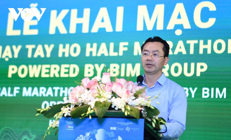 Hơn 10.000 vận động viên tranh tài ở Tay Ho Half Marathon 2026