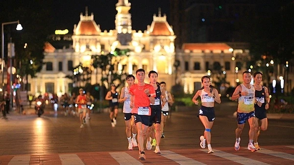 Hơn 13.000 runner dự giải chạy đêm TinVina Marathon Ho Chi Minh City Midnight Hơn 13.000 runner dự giải chạy đêm TinVina Marathon Ho Chi Minh City Midnight