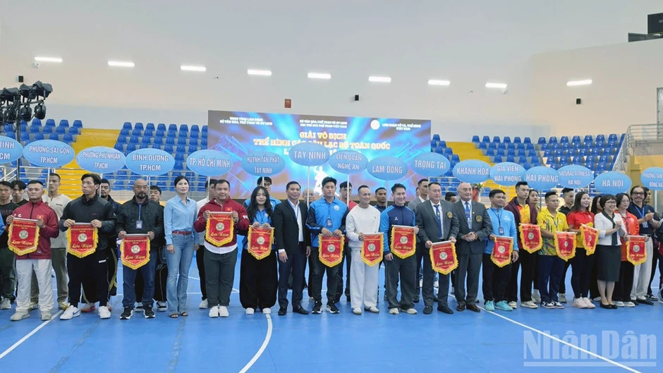 Hơn 300 vận động viên tham gia Giải vô địch thể hình các câu lạc bộ toàn quốc tại Lâm Đồng Hơn 300 vận động viên tham gia Giải vô địch thể hình các câu lạc bộ toàn quốc tại Lâm Đồng