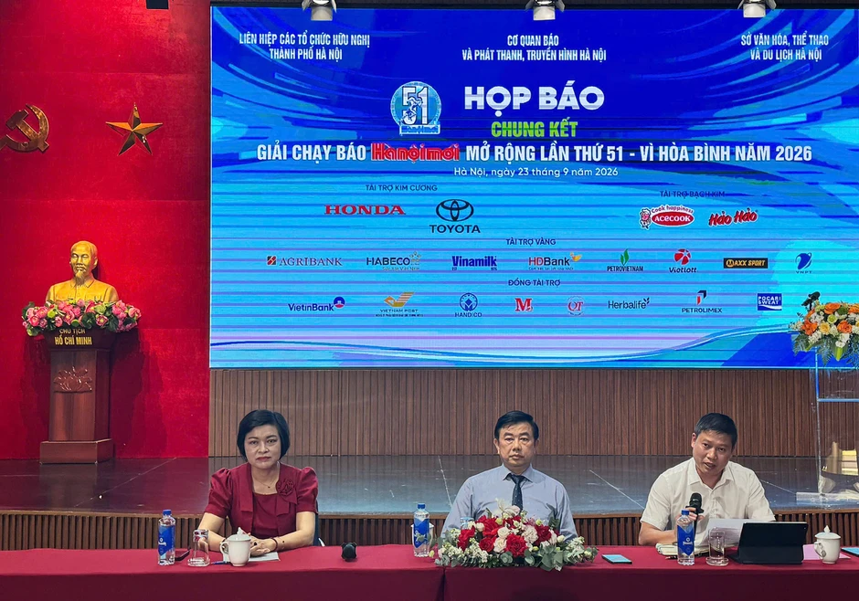 Hơn 3.000 VĐV dự giải chạy xung quanh hồ Hoàn Kiếm Hơn 3.000 VĐV dự giải chạy xung quanh hồ Hoàn Kiếm