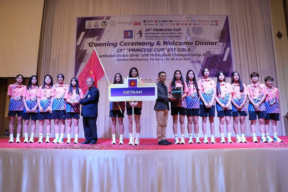 'Hotgirl' 17 tuổi Châm Anh gây sốt ở giải bóng chuyền Đông Nam Á 'Hotgirl' 17 tuổi Châm Anh gây sốt ở giải bóng chuyền Đông Nam Á