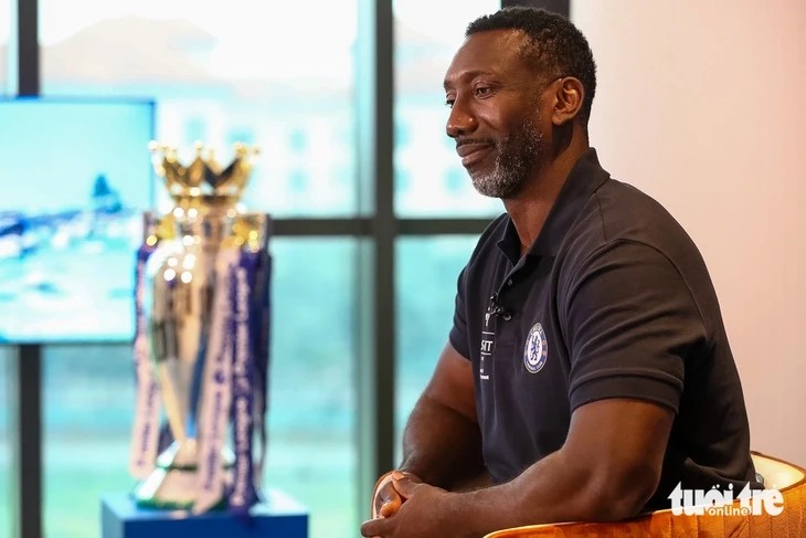 Huyền thoại Chelsea đến Việt Nam, đưa lời khuyên cho các tiền đạo Huyền thoại Chelsea đến Việt Nam, đưa lời khuyên cho các tiền đạo