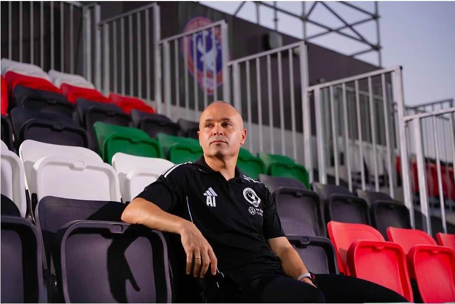 Huyền thoại Iniesta - “ta dại ta tìm nơi vắng vẻ” Huyền thoại Iniesta - “ta dại ta tìm nơi vắng vẻ”