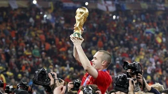Iniesta: 'Không thể vô địch World Cup nhờ một người' - Báo TinVina