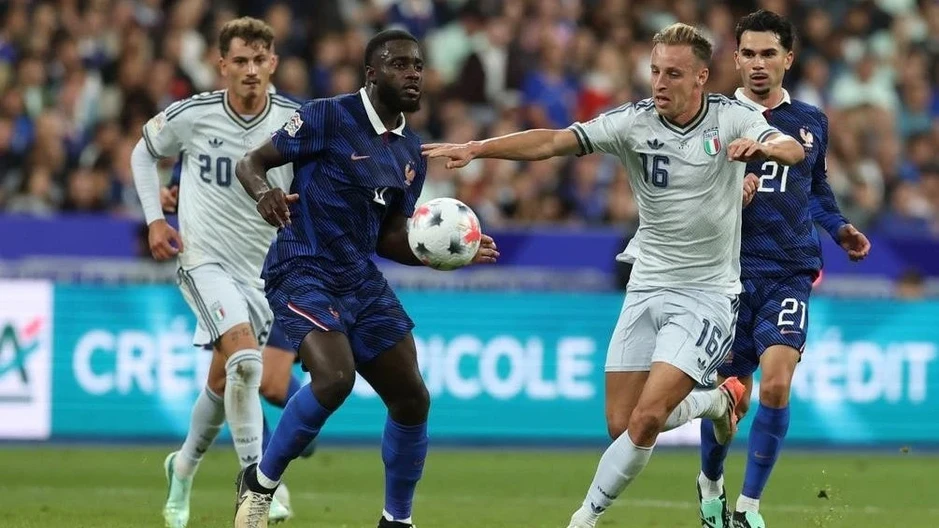 Italia cầm hòa Pháp, De Bruyne giúp Bỉ thắng đậm