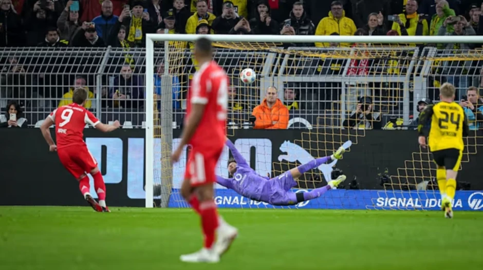 Kane giúp Bayern thắng nghẹt thở Dortmund