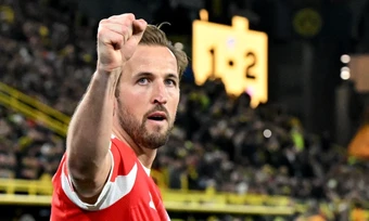 Kane nhắm kỷ lục một mùa Bundesliga của Lewandowski