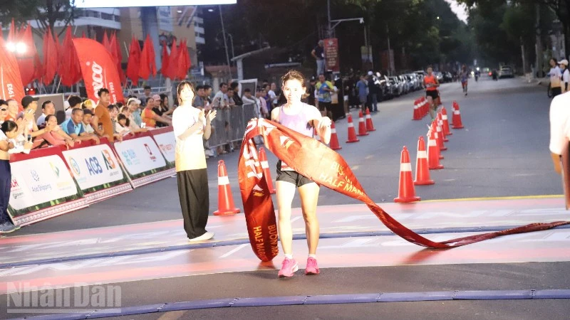 Khoảng 5.000 vận động viên tham gia Giải chạy Buôn Ma Thuột Robusta Half Marathon VTV8 2026 Khoảng 5.000 vận động viên tham gia Giải chạy Buôn Ma Thuột Robusta Half Marathon VTV8 2026