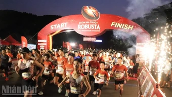 Khoảng 5.000 vận động viên tham gia Giải chạy Buôn Ma Thuột Robusta Half Marathon VTV8 2026