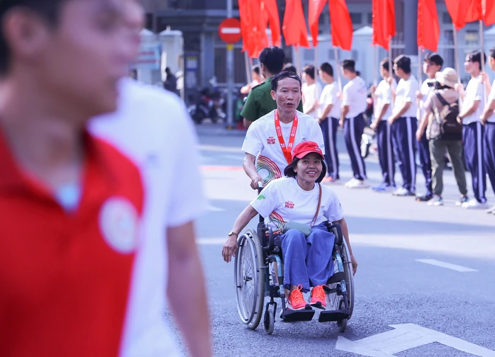 Khoảnh khắc hấp dẫn ở Ngày chạy Olympic vì sức khỏe toàn dân Khoảnh khắc hấp dẫn ở Ngày chạy Olympic vì sức khỏe toàn dân