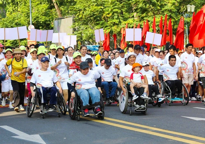 Khoảnh khắc hấp dẫn ở Ngày chạy Olympic vì sức khỏe toàn dân Khoảnh khắc hấp dẫn ở Ngày chạy Olympic vì sức khỏe toàn dân