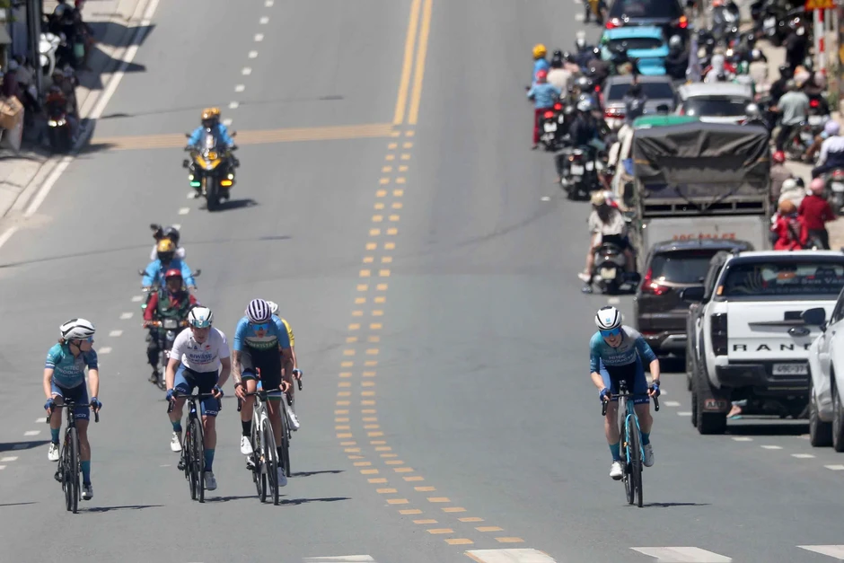 Komina Marina đoạt cú đúp chung cuộc Giải Biwase Tour of Vietnam 2026 Komina Marina đoạt cú đúp chung cuộc Giải Biwase Tour of Vietnam 2026