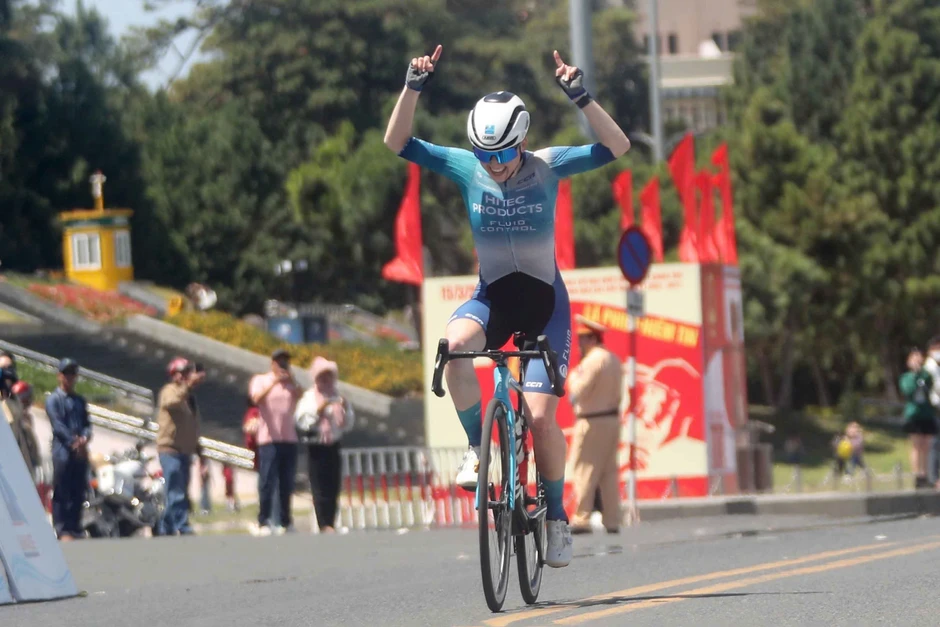 Komina Marina đoạt cú đúp chung cuộc Giải Biwase Tour of Vietnam 2026 Komina Marina đoạt cú đúp chung cuộc Giải Biwase Tour of Vietnam 2026
