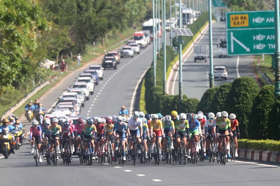 Komina Marina đoạt cú đúp chung cuộc Giải Biwase Tour of Vietnam 2026 Komina Marina đoạt cú đúp chung cuộc Giải Biwase Tour of Vietnam 2026